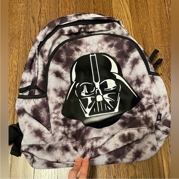 GapKids Star Wars Darth Vader Recycled Tie-Dye Backpack - Picture 3 of 6